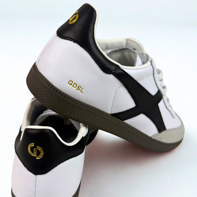 Crossroads White Black Leather