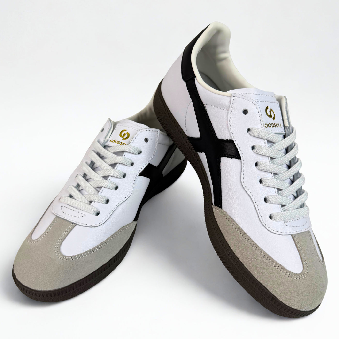 Crossroads White Black Leather