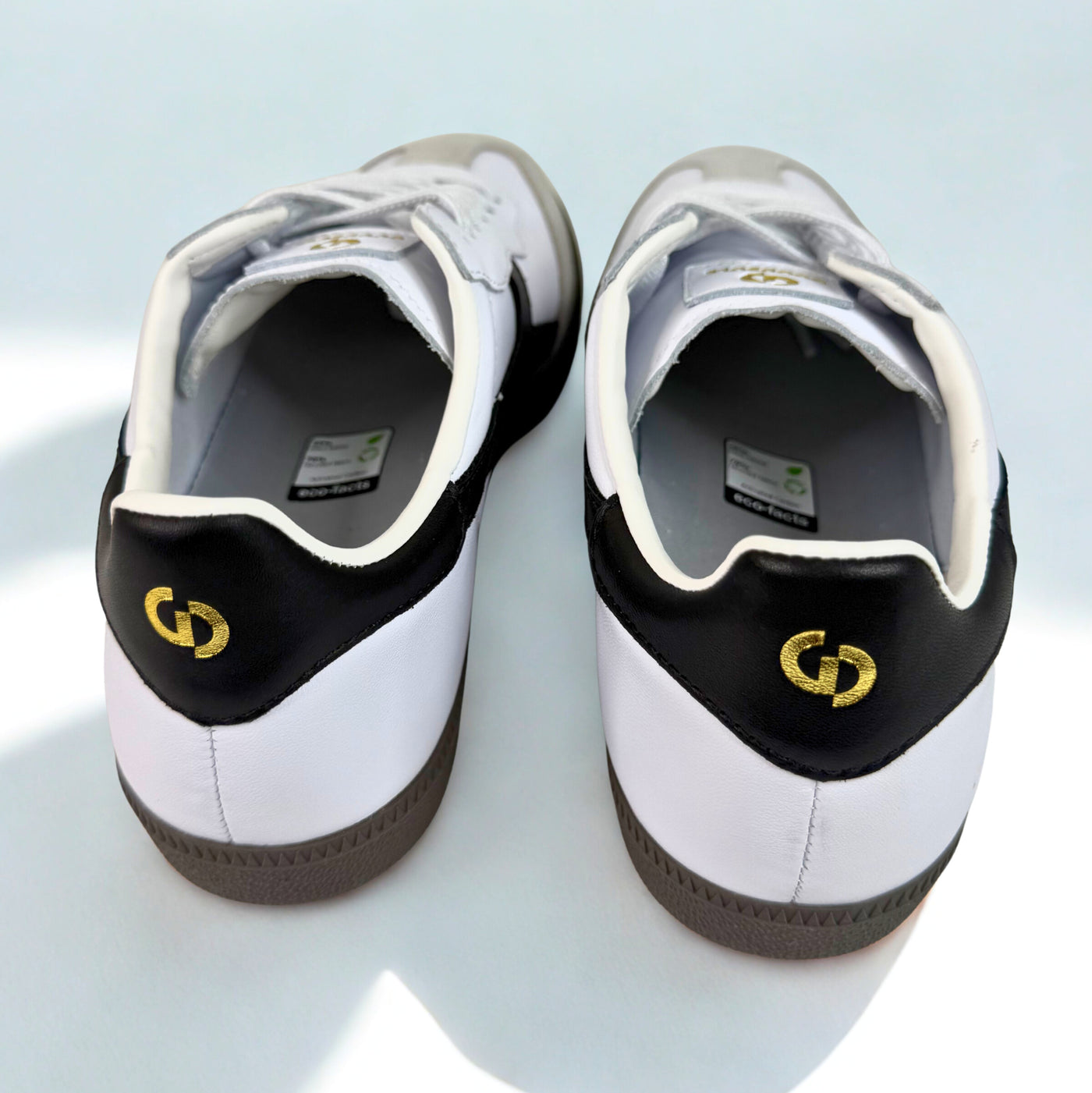 Crossroads White Black Leather