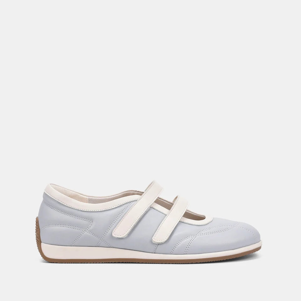 Amor Moonstone Blue White