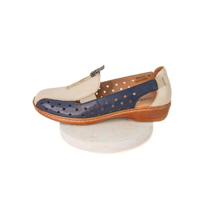 Maggie Navy Swan