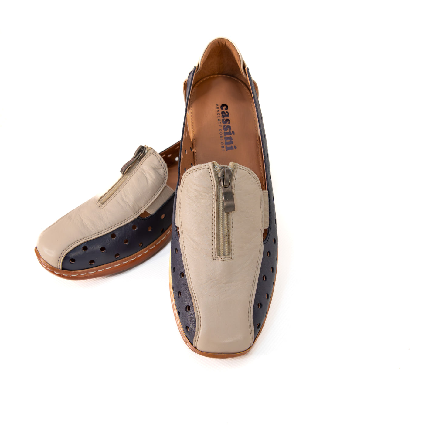 Maggie Navy Swan