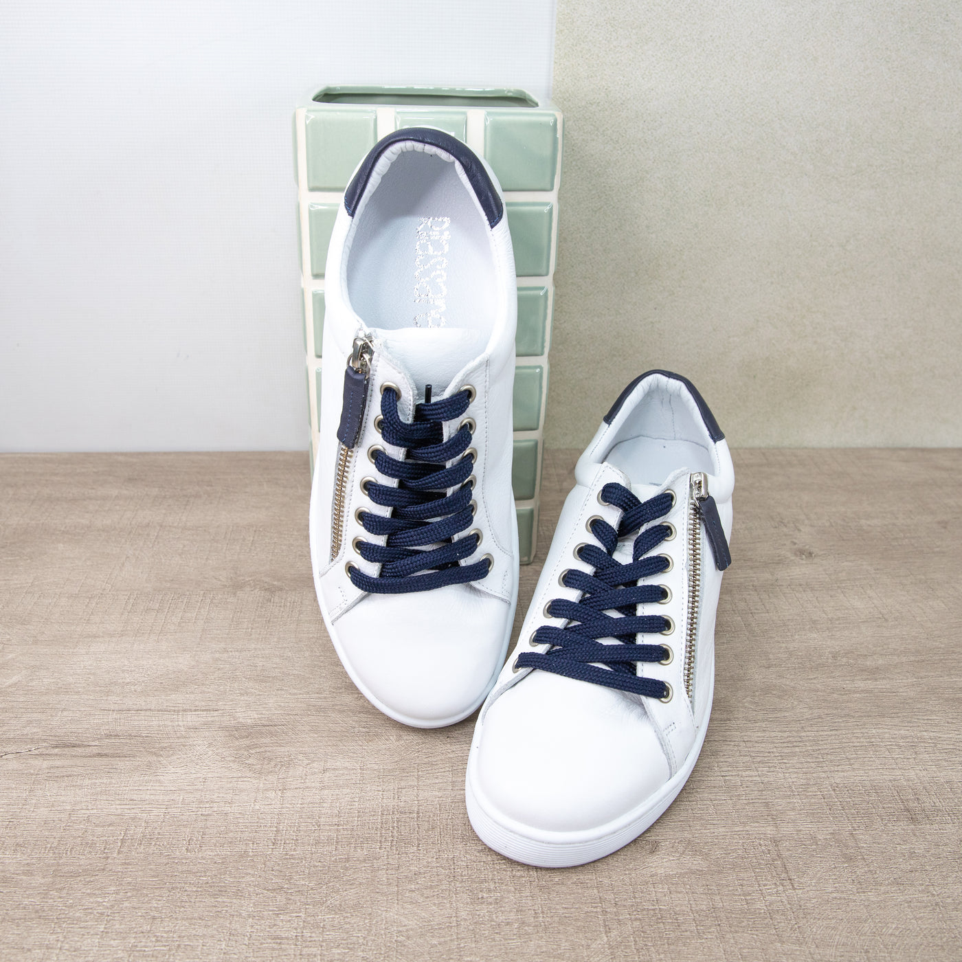 Token Fresh White Navy