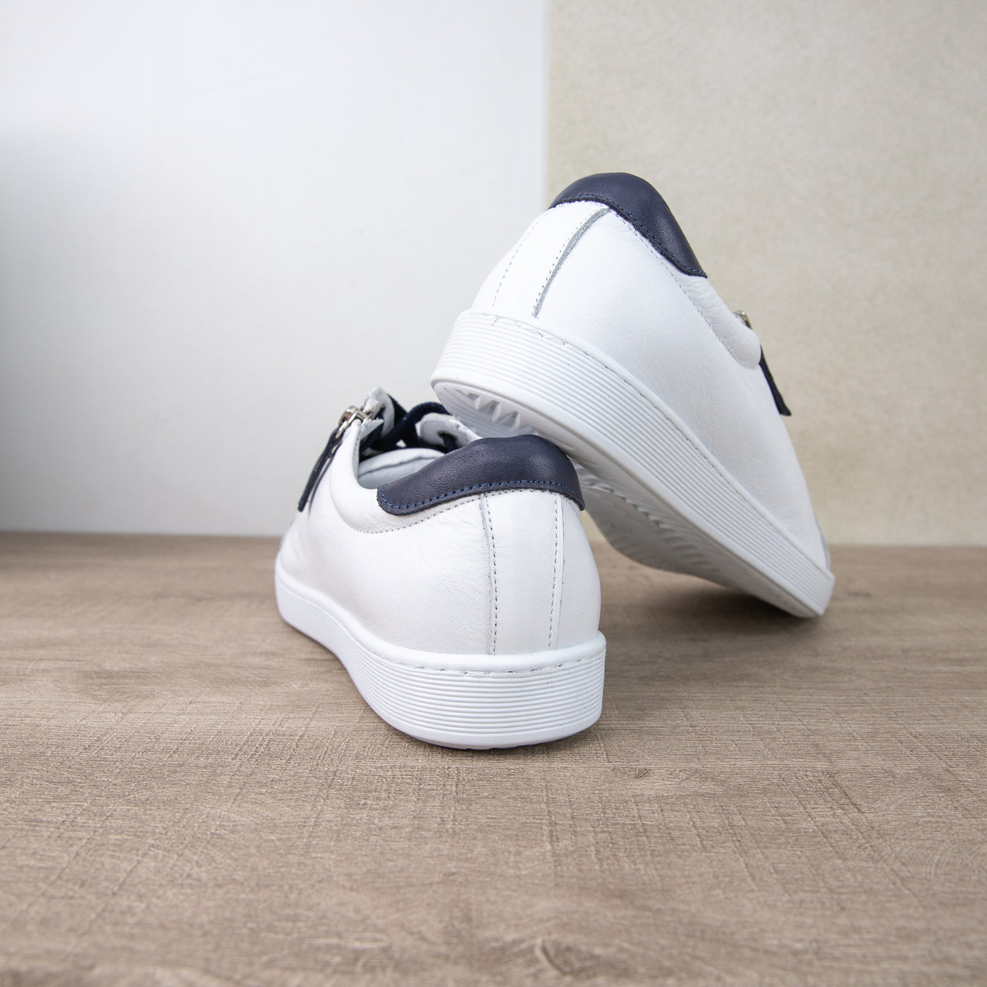 Token Fresh White Navy