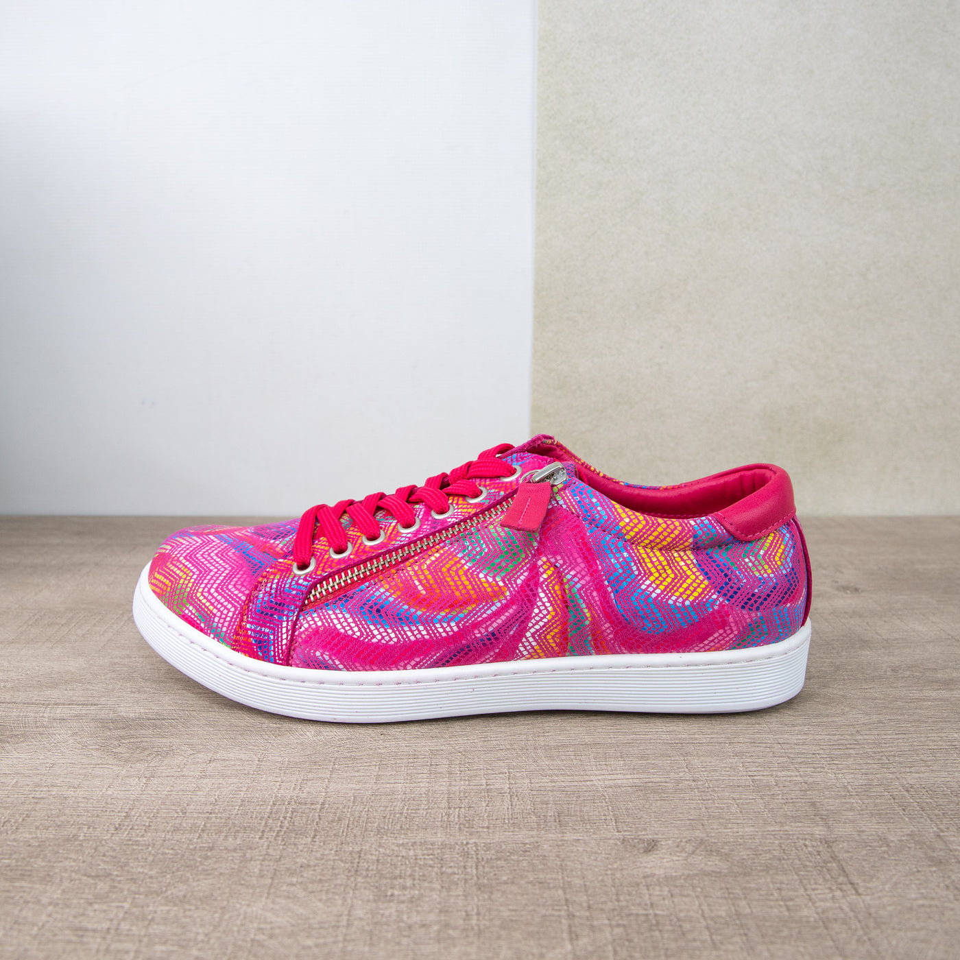 Token Fresh Magenta Rainbow