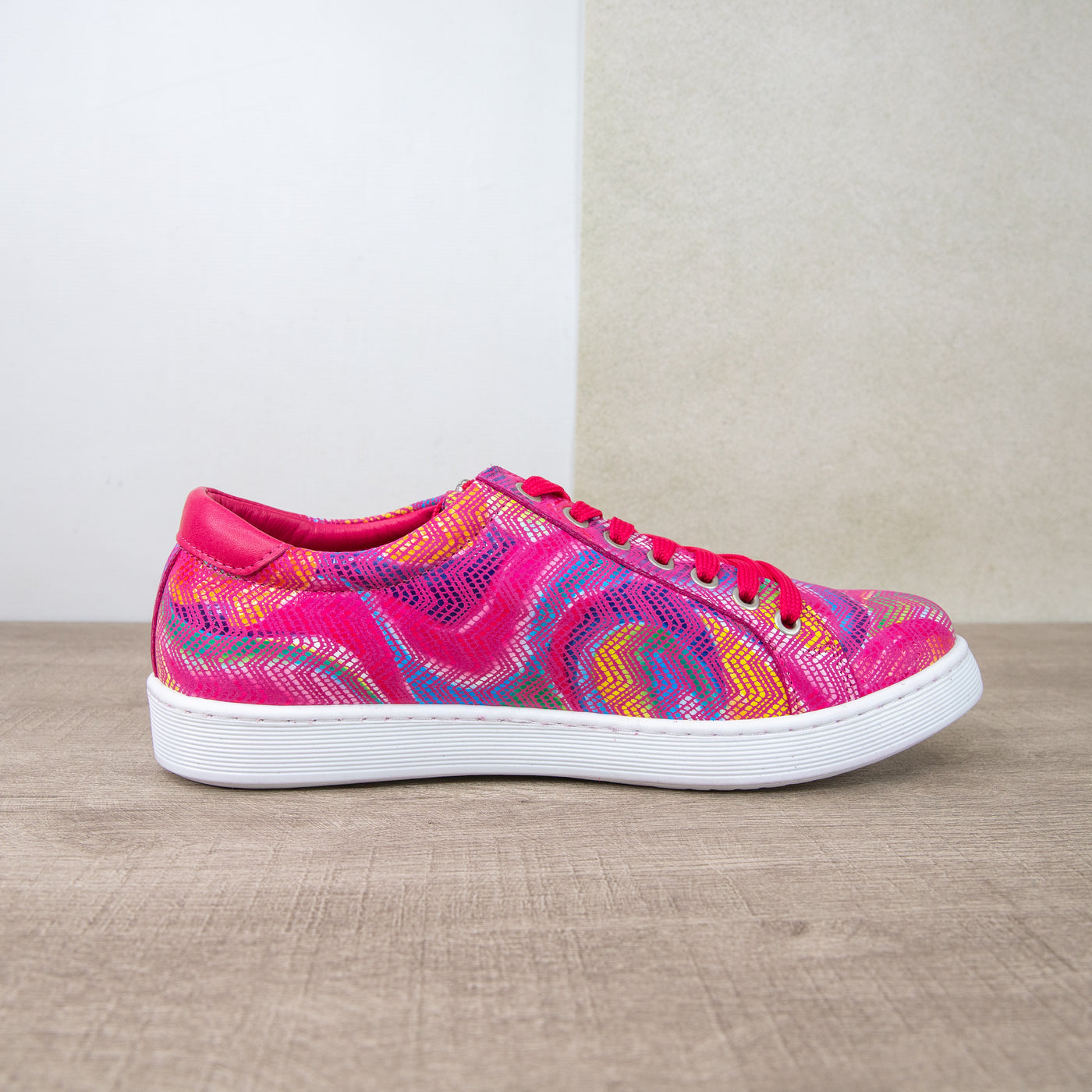 Token Fresh Magenta Rainbow