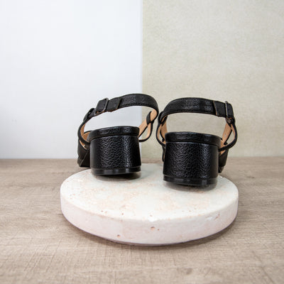 Serene Pebbled Black