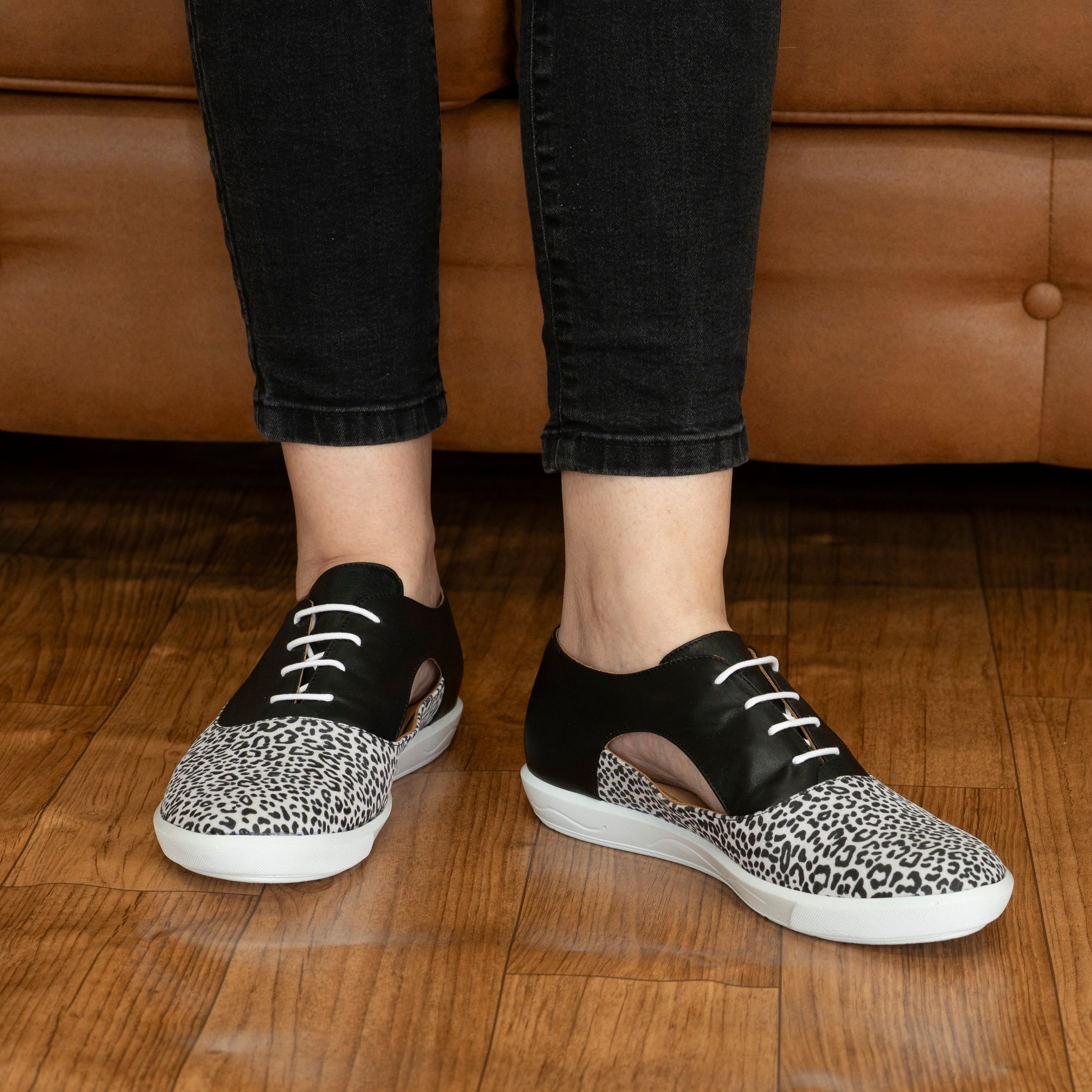 Bindi Black/White Leopard