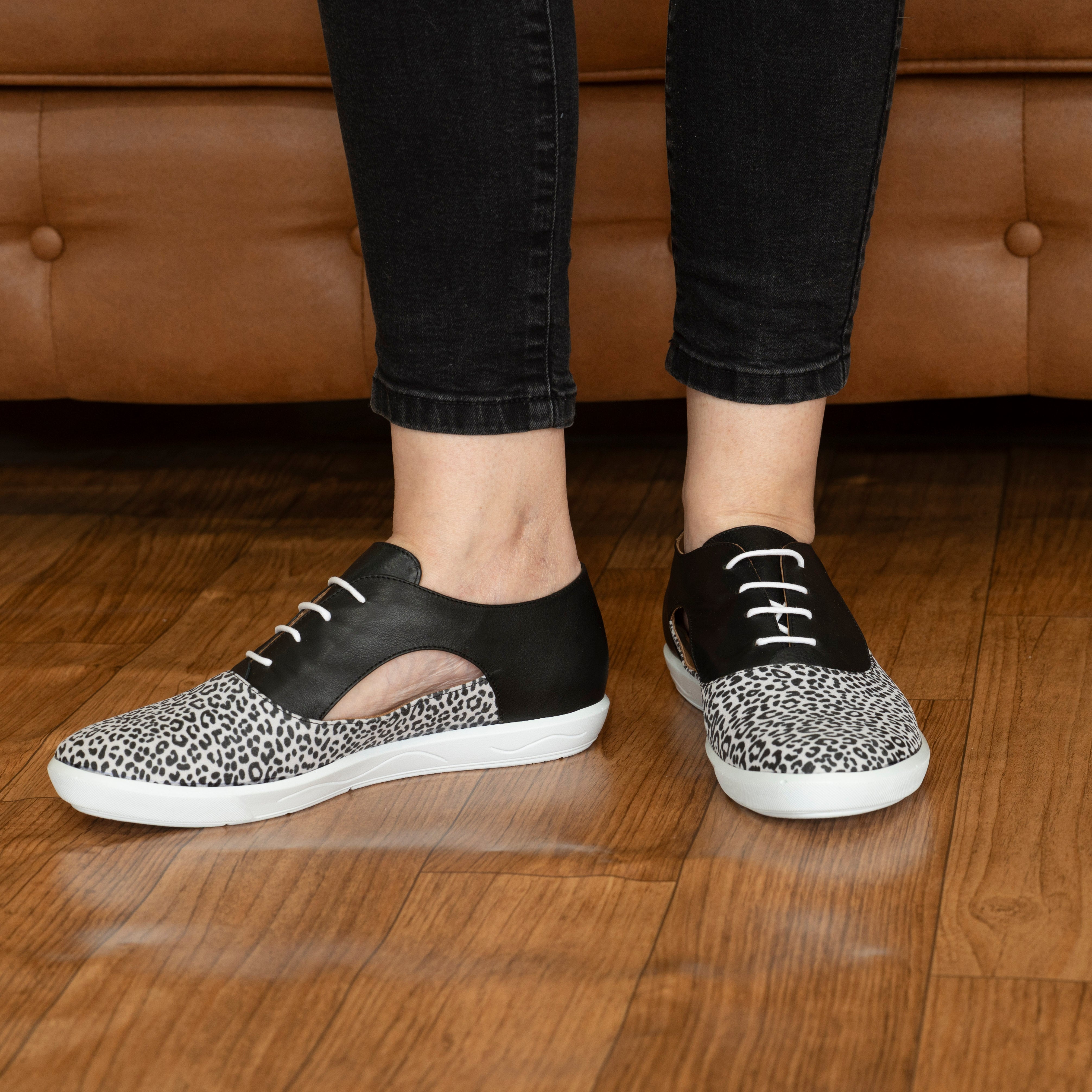 Bindi Black/White Leopard