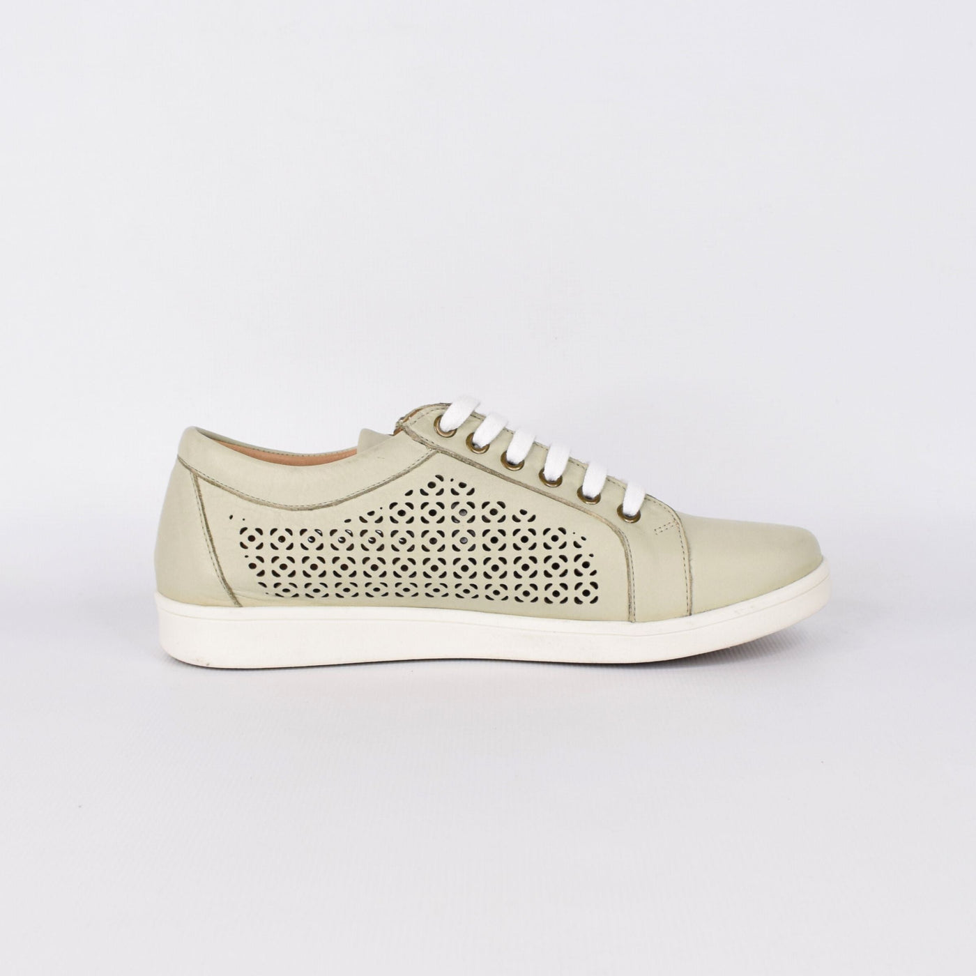 Hamitlon Bamboo By Tesselli | Wide Fit Womens Sneaker on white backdrop removable footbed