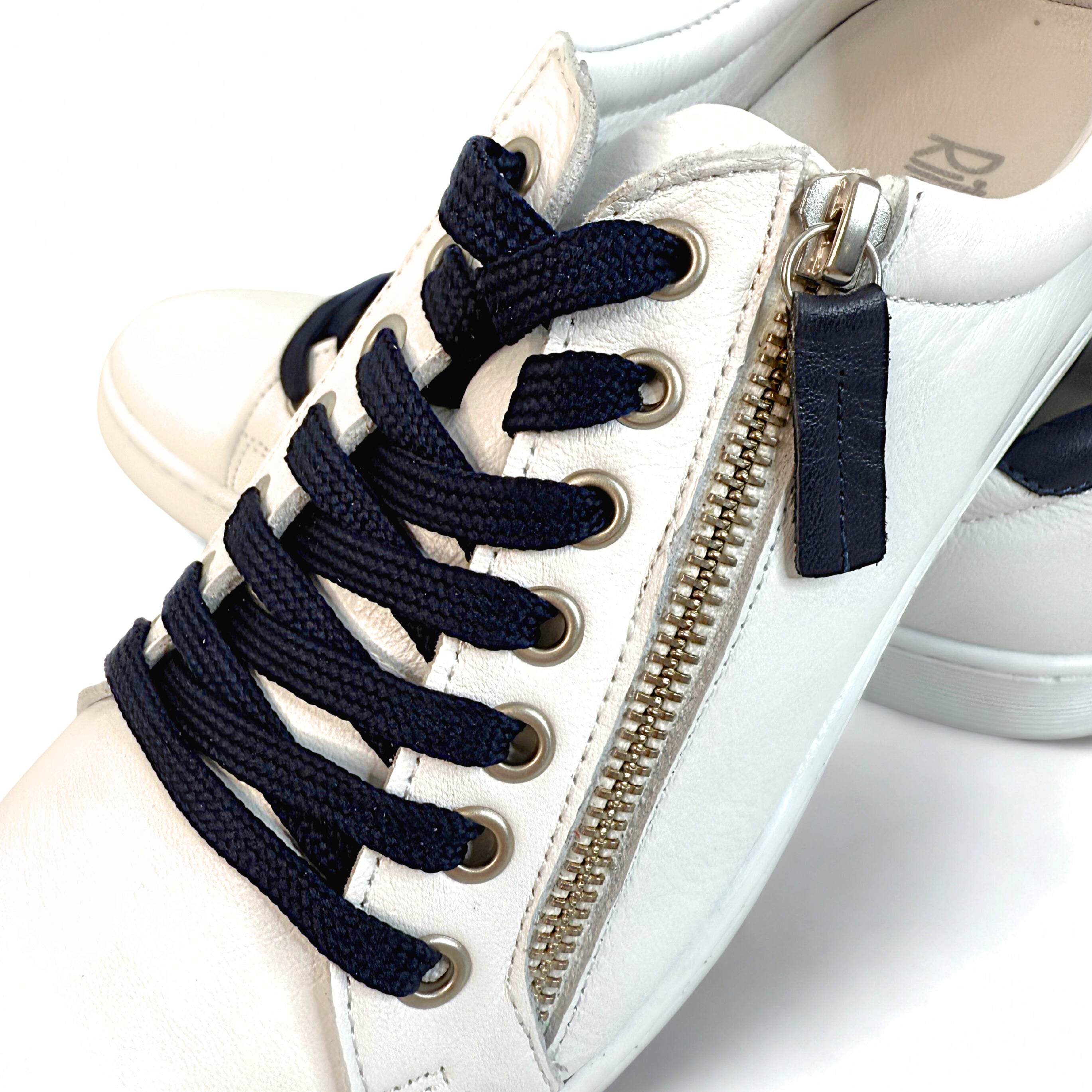 Token Fresh White Navy